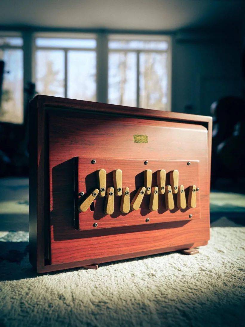 福利mntrainstruments送出免费的再现印度古典音乐元素的sur音色库