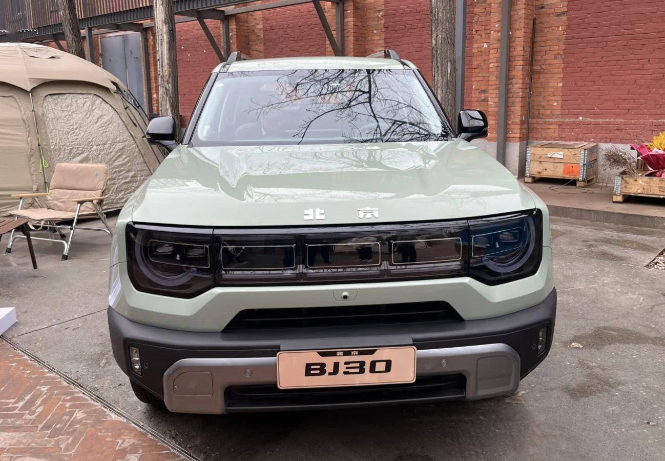 全新北京bj30实车曝光,搭载1.5t油电混动,外观更时尚_搜狐汽车_搜狐网