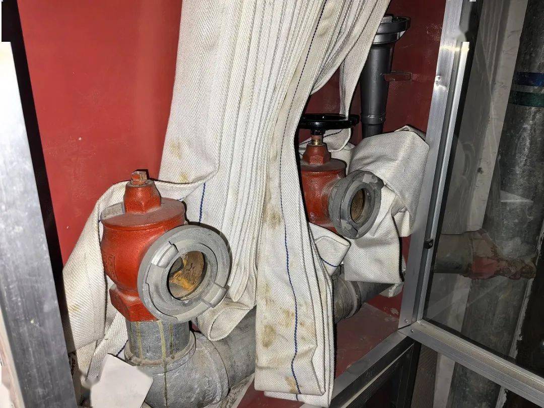 锦华名郡检查组对该小区存在的消防安全隐患已下达责令限期改正.