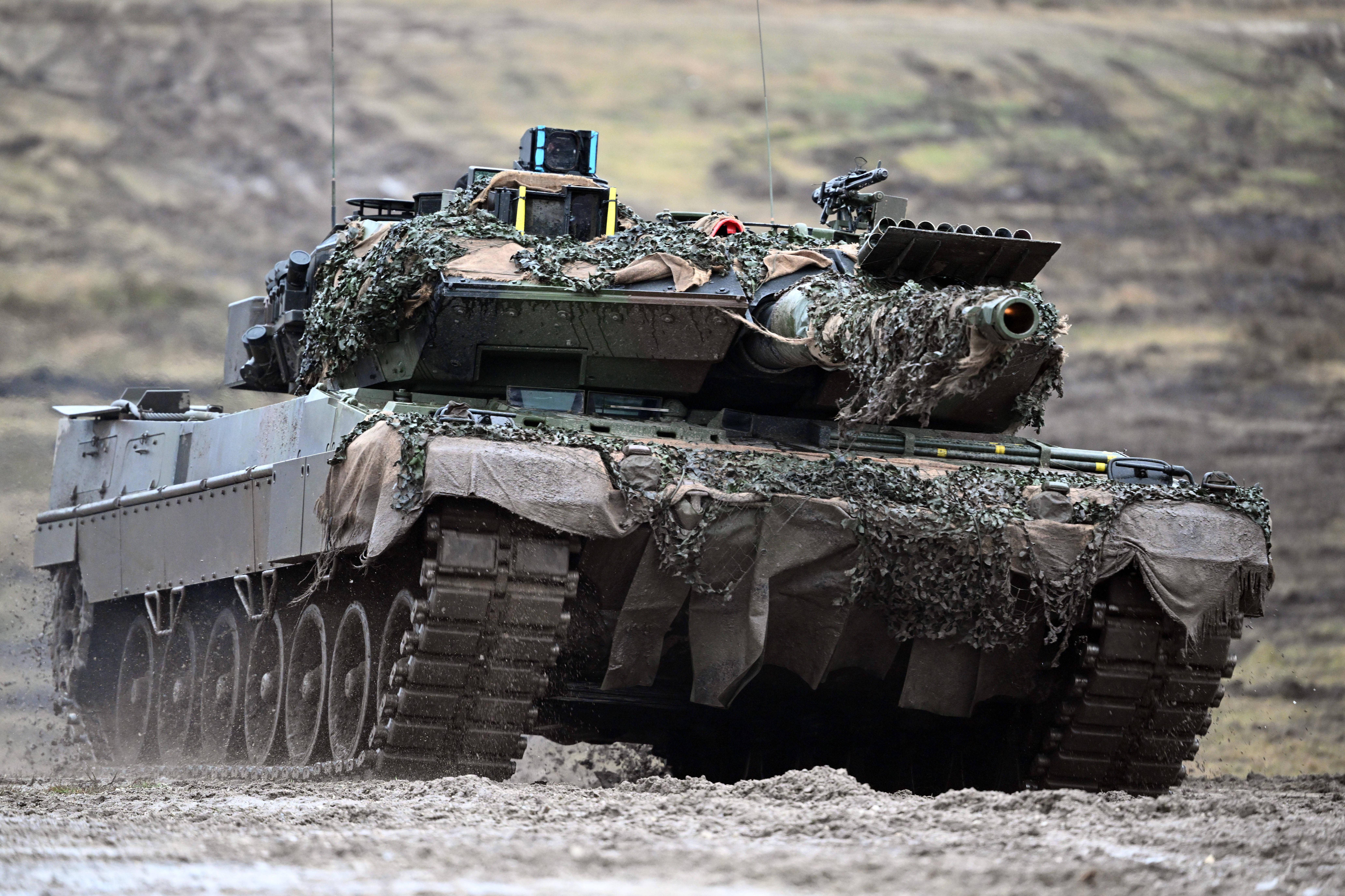 德媒：俄军缴获德制“豹”-2坦克
