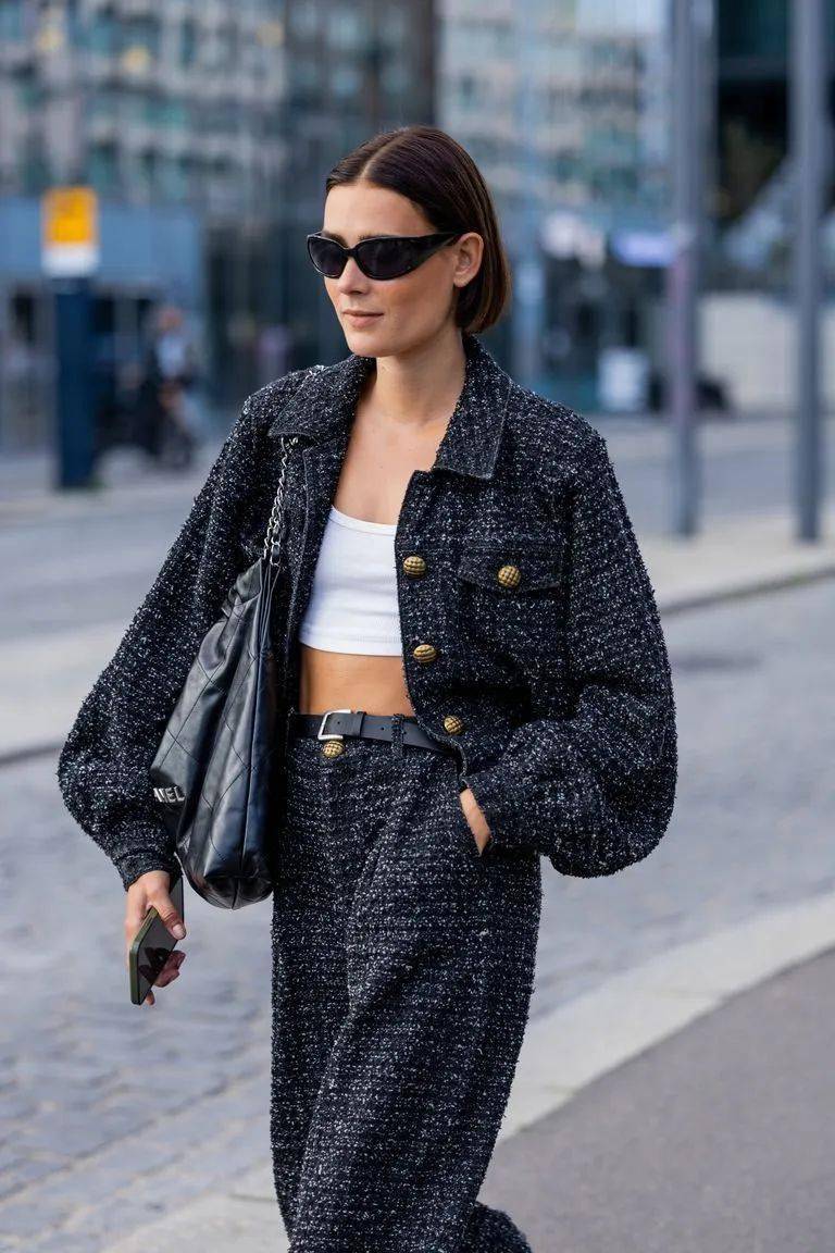 辛芷蕾让小香风再次走红,《繁花》吹拂巴黎时装周_外套_香奈儿_粗花呢