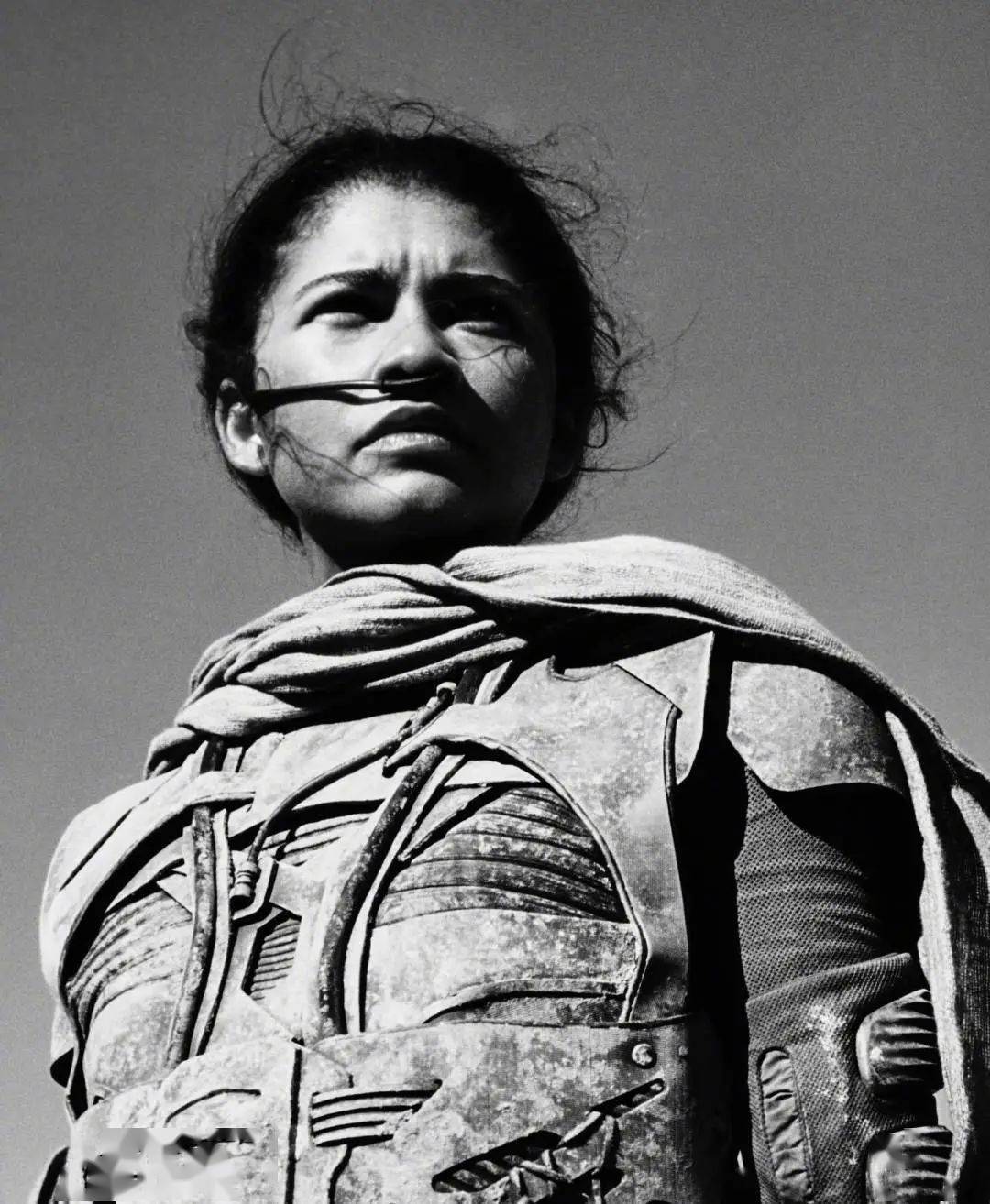 契妮是典型的军装战服契妮是弗雷曼人的一名女战士,也是保罗的爱人.