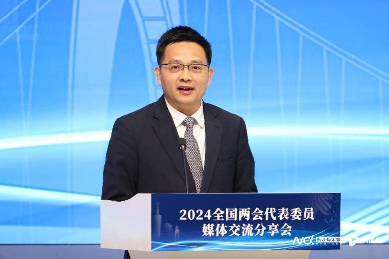 全国政协委员,民盟广东省委会副主委,南方财经全媒体集团总经理张志兵