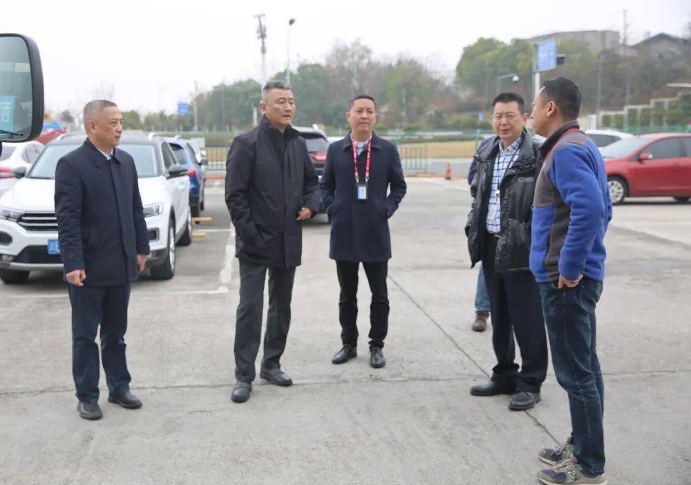 西藏航空来绵阳机场进行考察交流