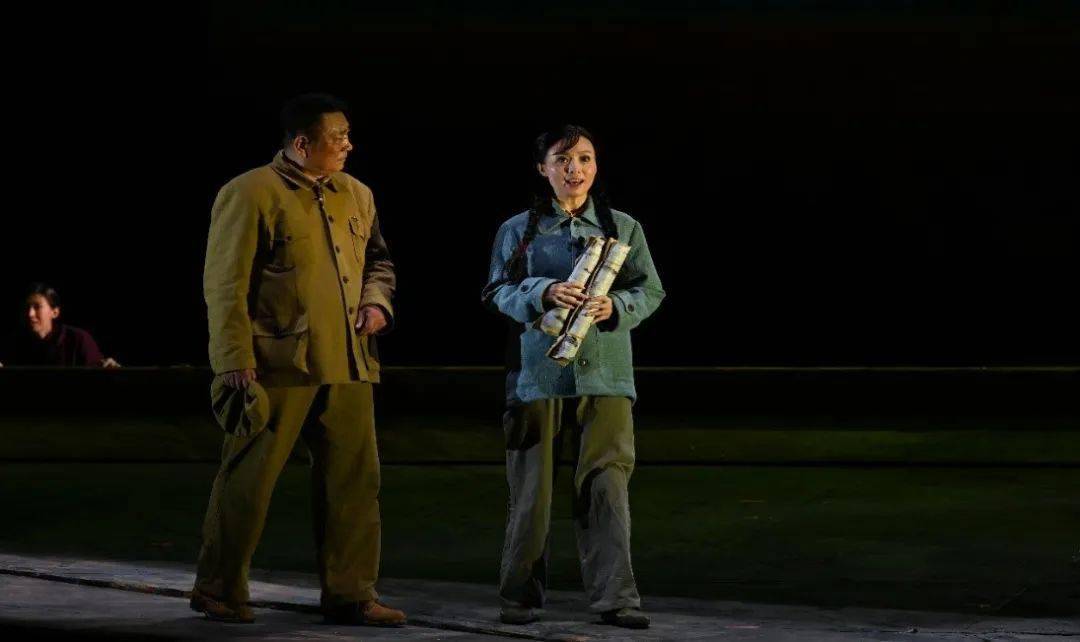 又陆续派遣10万官兵和50万知识青年进入北大荒,本剧的主人公刘天顺就