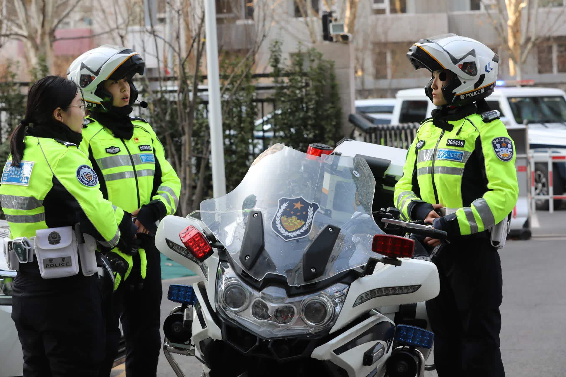 北京交警铁骑图片