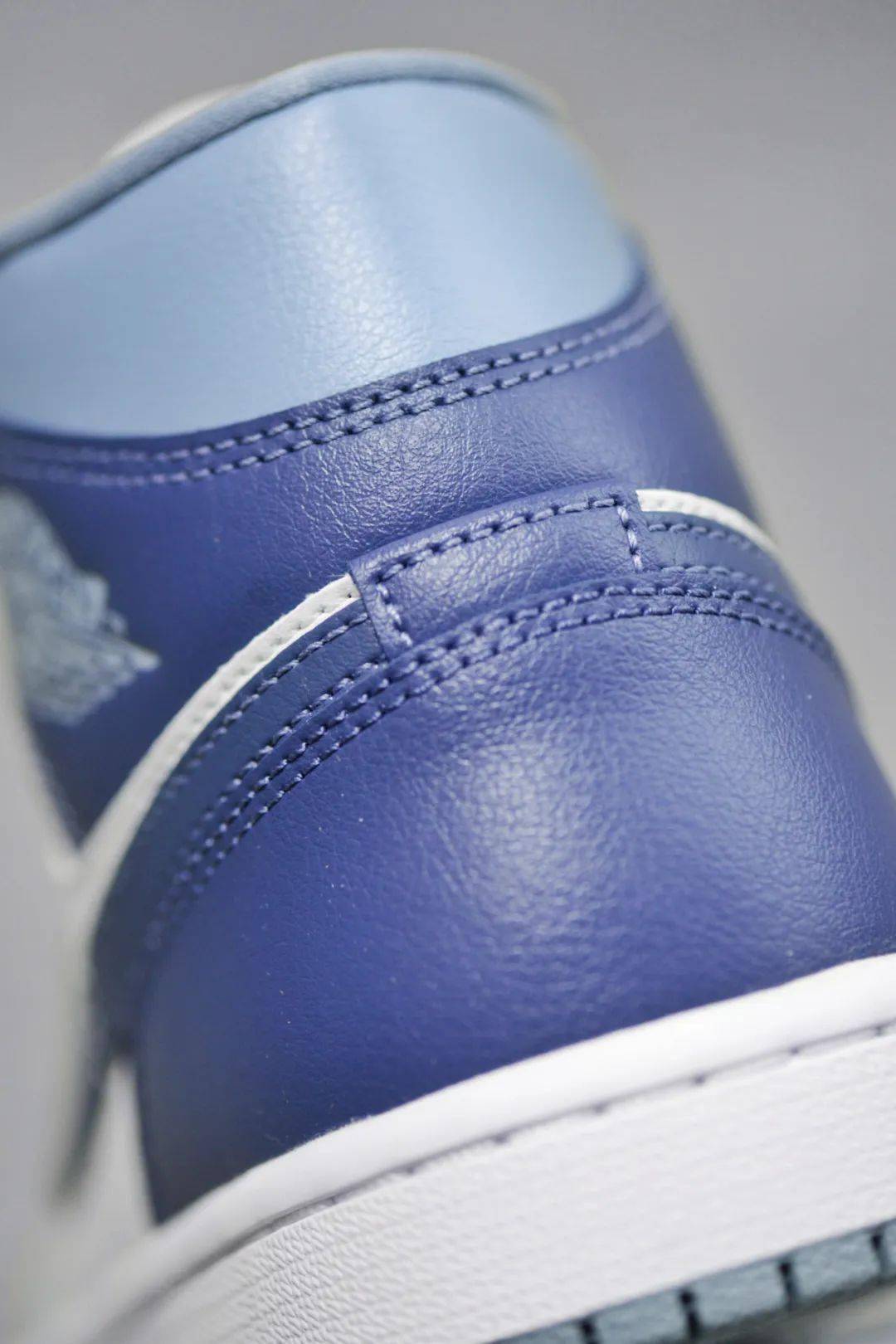 wmnsairjordan1middiffusedbluesoar限量发售