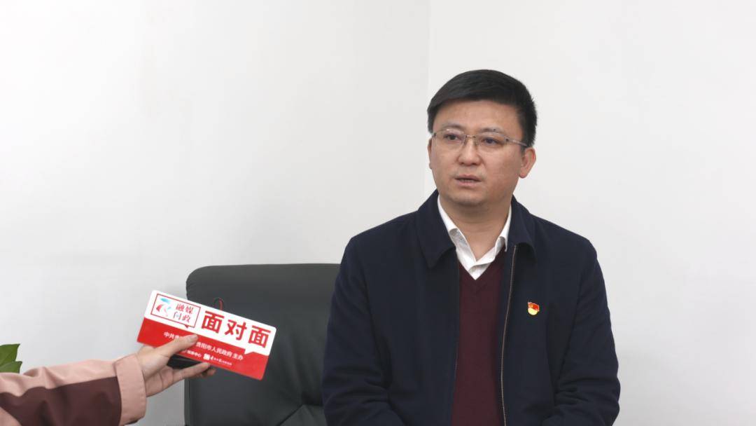 400米的路修了3年多还没完南明区区长现场督办融媒问政面对面