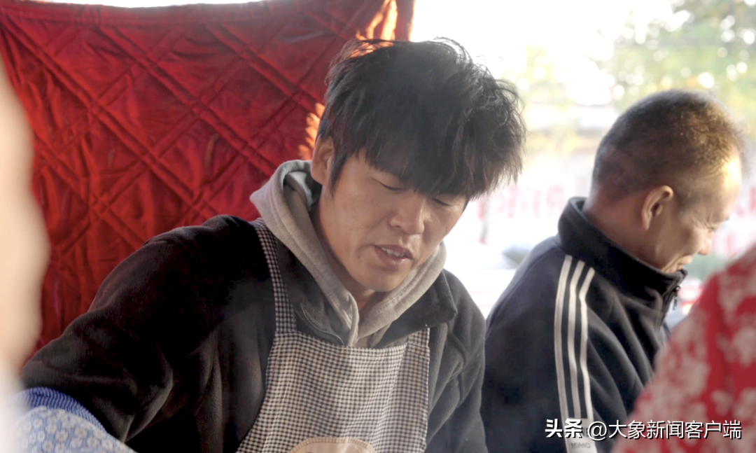 大象夜读不带货的粥饼伦痛哭我43岁了不知道还能干几年