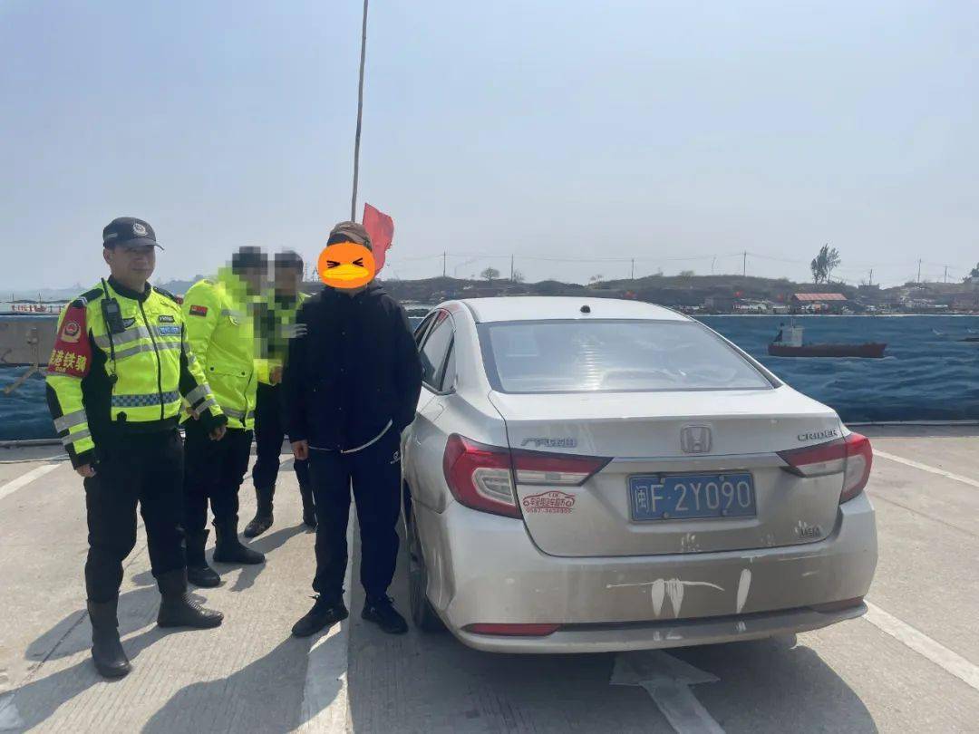 胆大泉港一未成年人无证驾汽车载上4个朋友自驾游