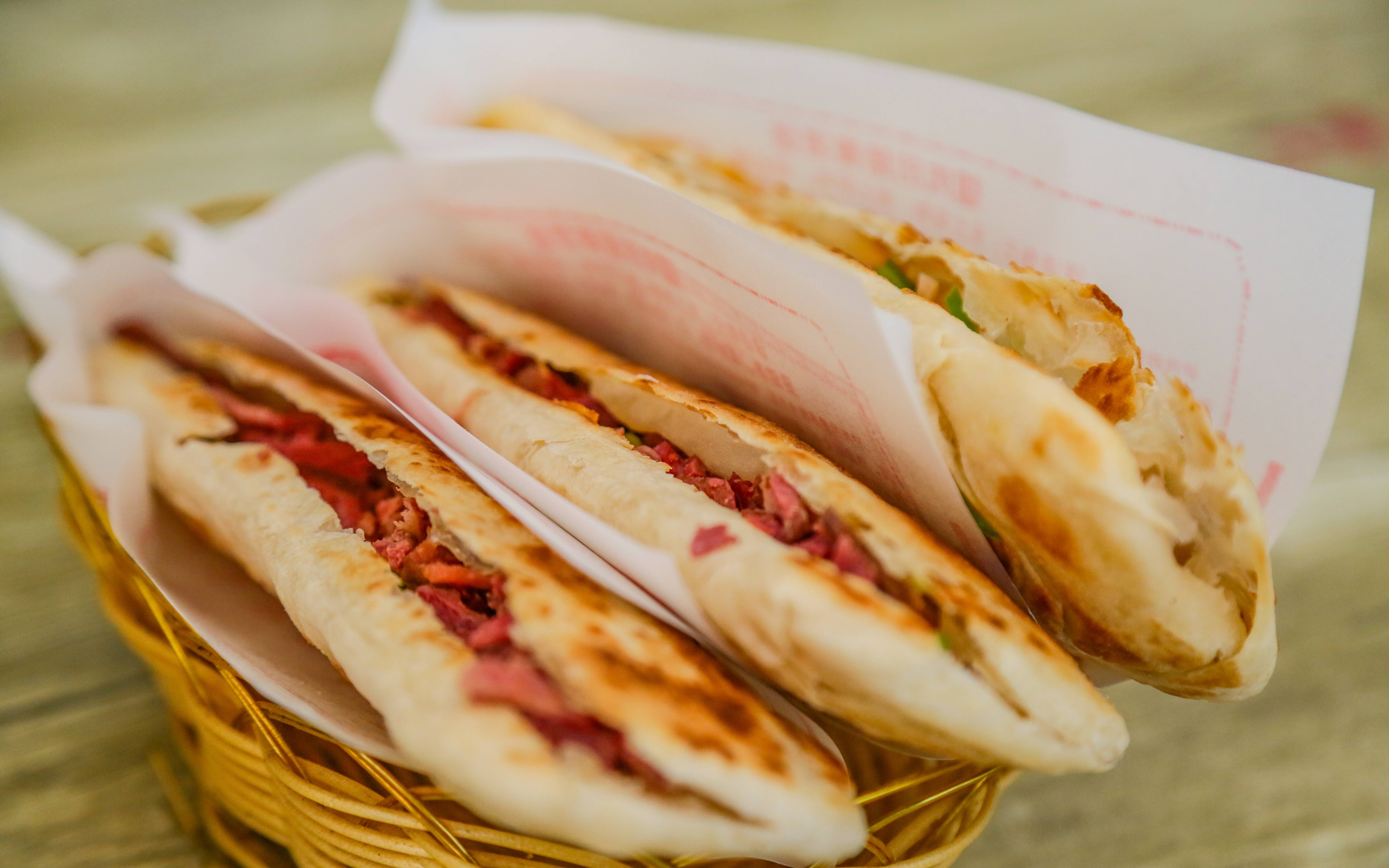 驴肉火烧岂能是"驴肉风味"火烧? | 新京报快评