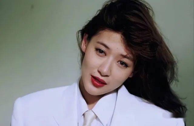 她被富豪始乱终弃29岁未婚生子从24楼一跃而下结束了生命