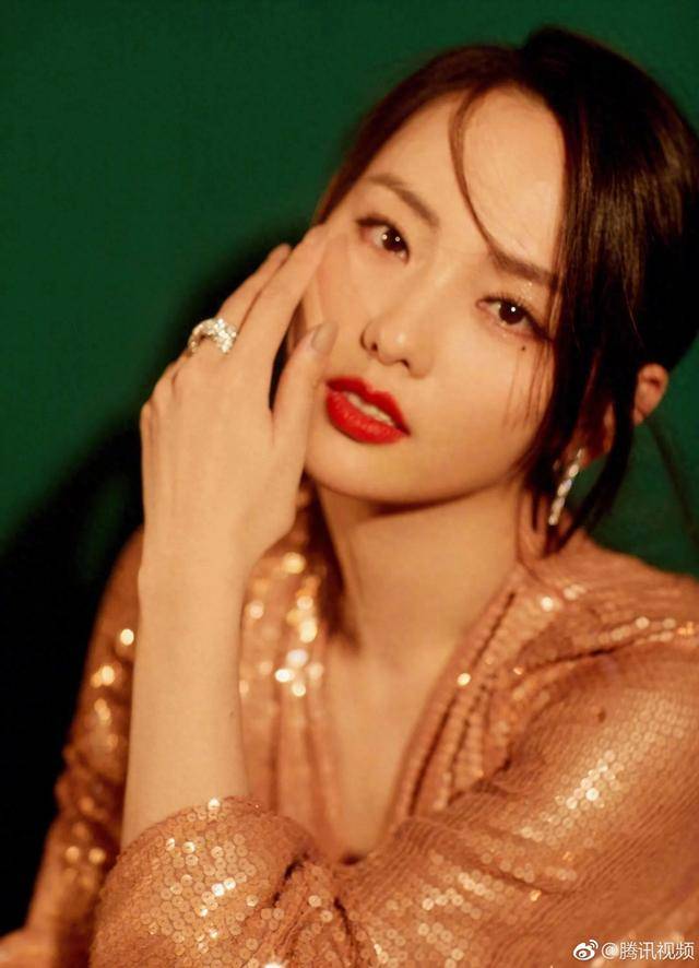 张嘉倪高清图片第2122期