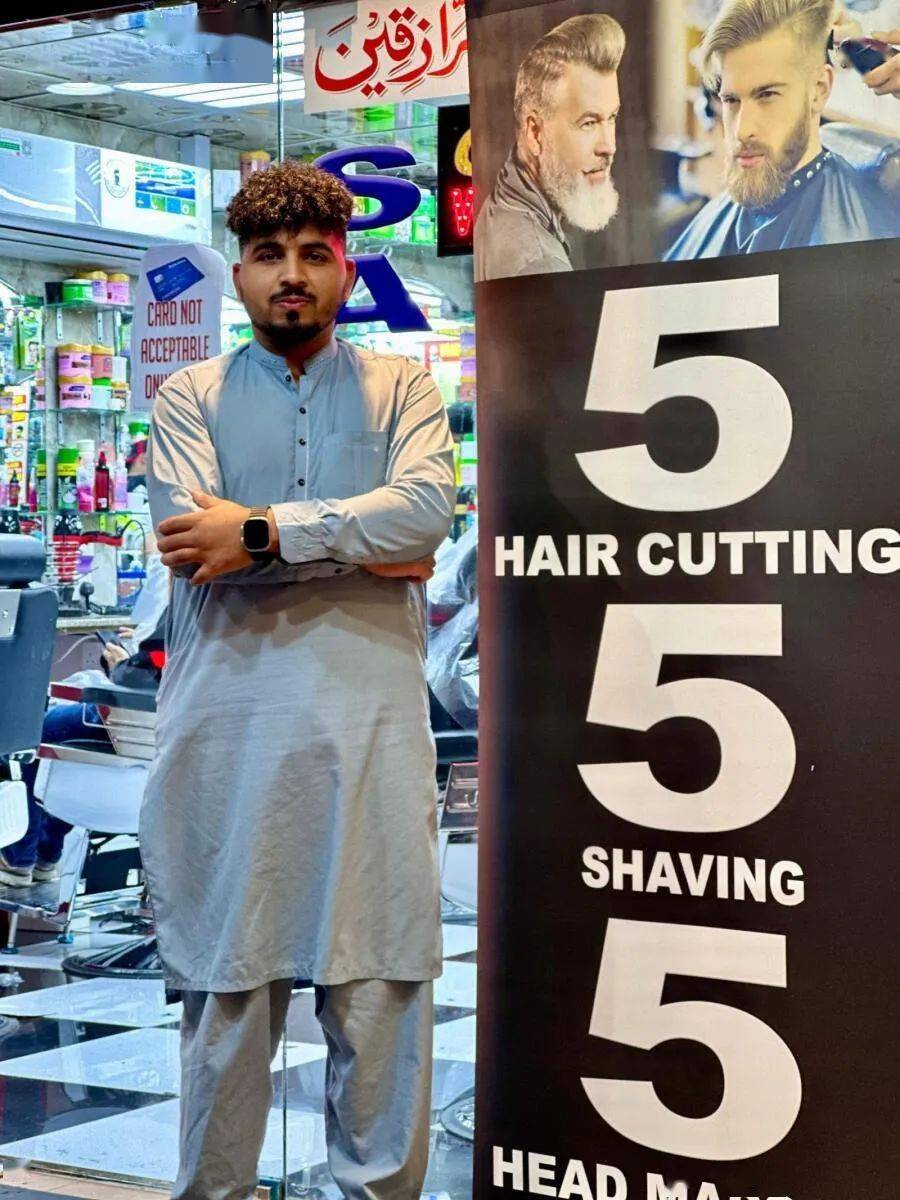 理发刮脸按摩在迪拜仅收费5迪拉姆的理发店越来越受欢迎