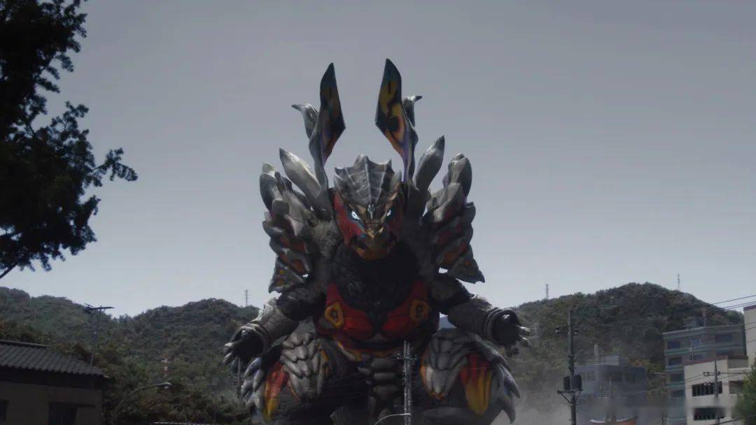 【怪兽百科】天弓怪兽 尼吉卡加绮_布莱泽奥特曼_尾巴_形状