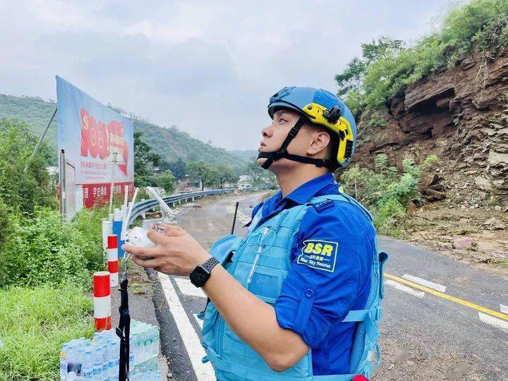 温岭蓝天救援队张丁戈爱爬山的小伙如何成为救援大侠