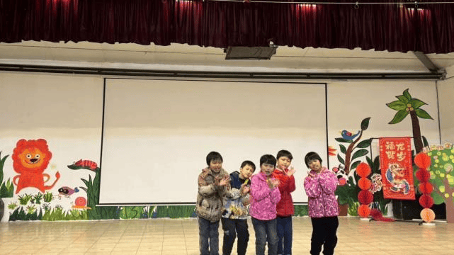 体彩活动西安北区站走进儿童村开展学雷锋活动