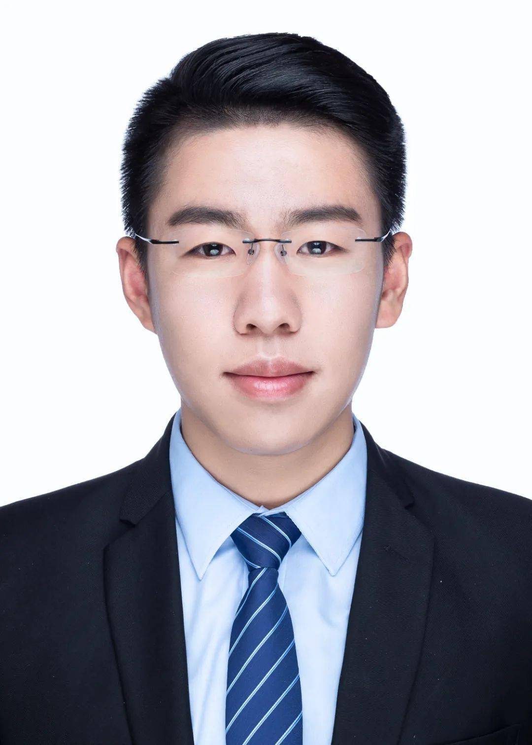 驾驶员周春山09市南区魔创文化艺术设计工作室负责人耿英东08青岛真