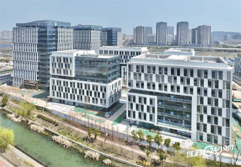 江苏24小时扬州国内首个交流改直流工程验收确保零缺陷投运