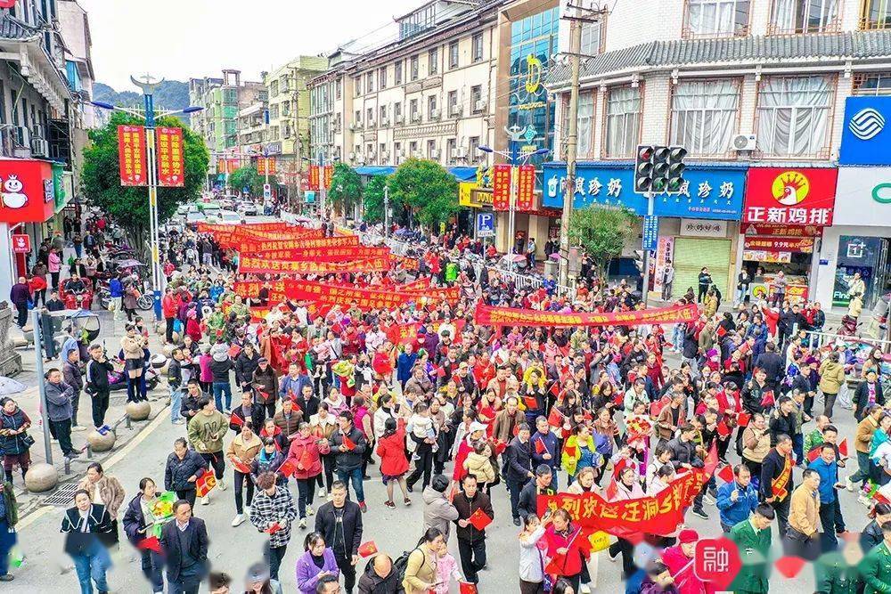 荣耀启程直击融水全城百姓夹道欢送新兵场面热血沸腾