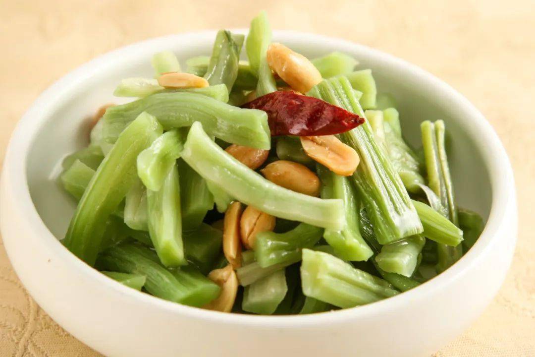 吵上热搜火锅里咬起来嘎嘣脆的贡菜到底是不是晒干的莴笋