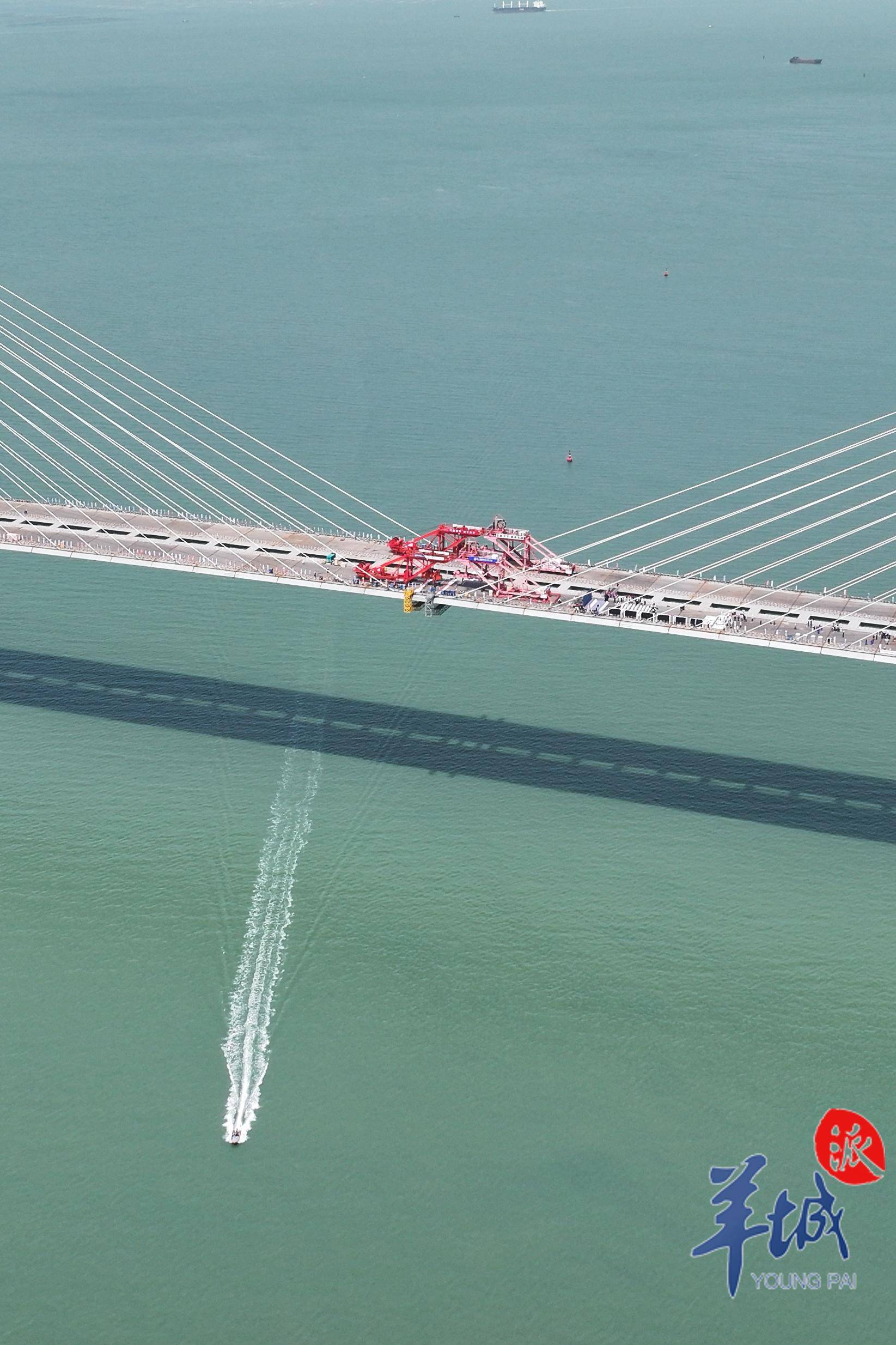 重大突破黄茅海跨海通道项目高栏港大桥合龙