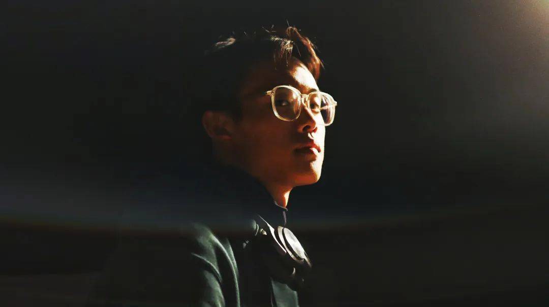 南夏回声中的音乐叙事者cigarhan▼▼前歌手:chacha  后编曲:咕噜与