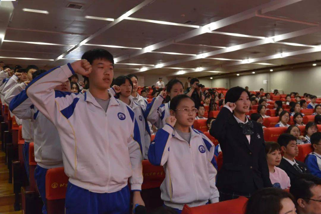 立志丨跃马扬鞭战百日踏歌追梦向未来海淀实验中学初三年级逐梦主题