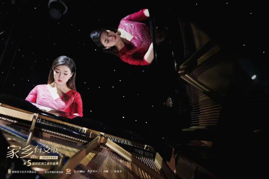 同月在遵义大剧院开启春节宋杨钢琴独奏音乐会.