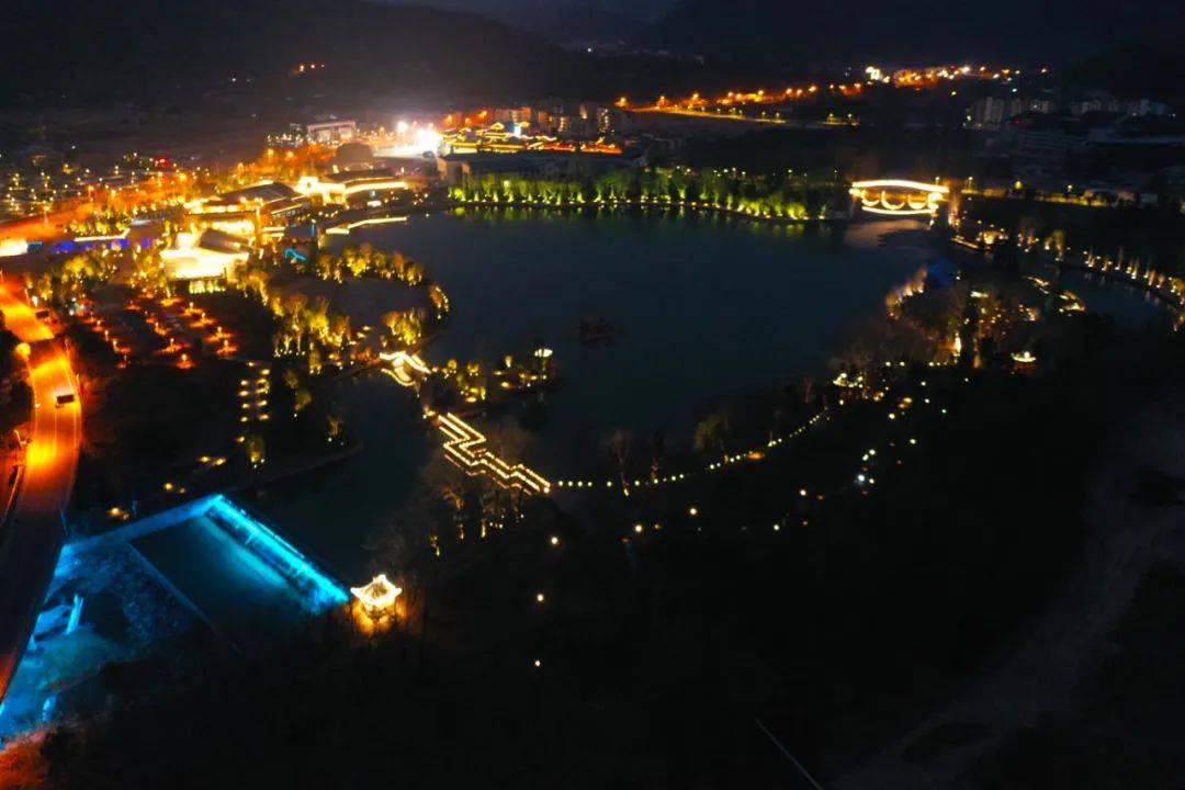 住森林双卧房车,一价享正餐/烧烤/k歌/乐园/景区等!_营地_多样性_度假