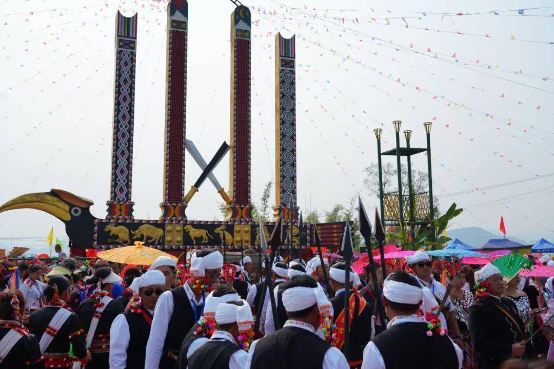 芒市三台山乡跳起了目瑙纵歌