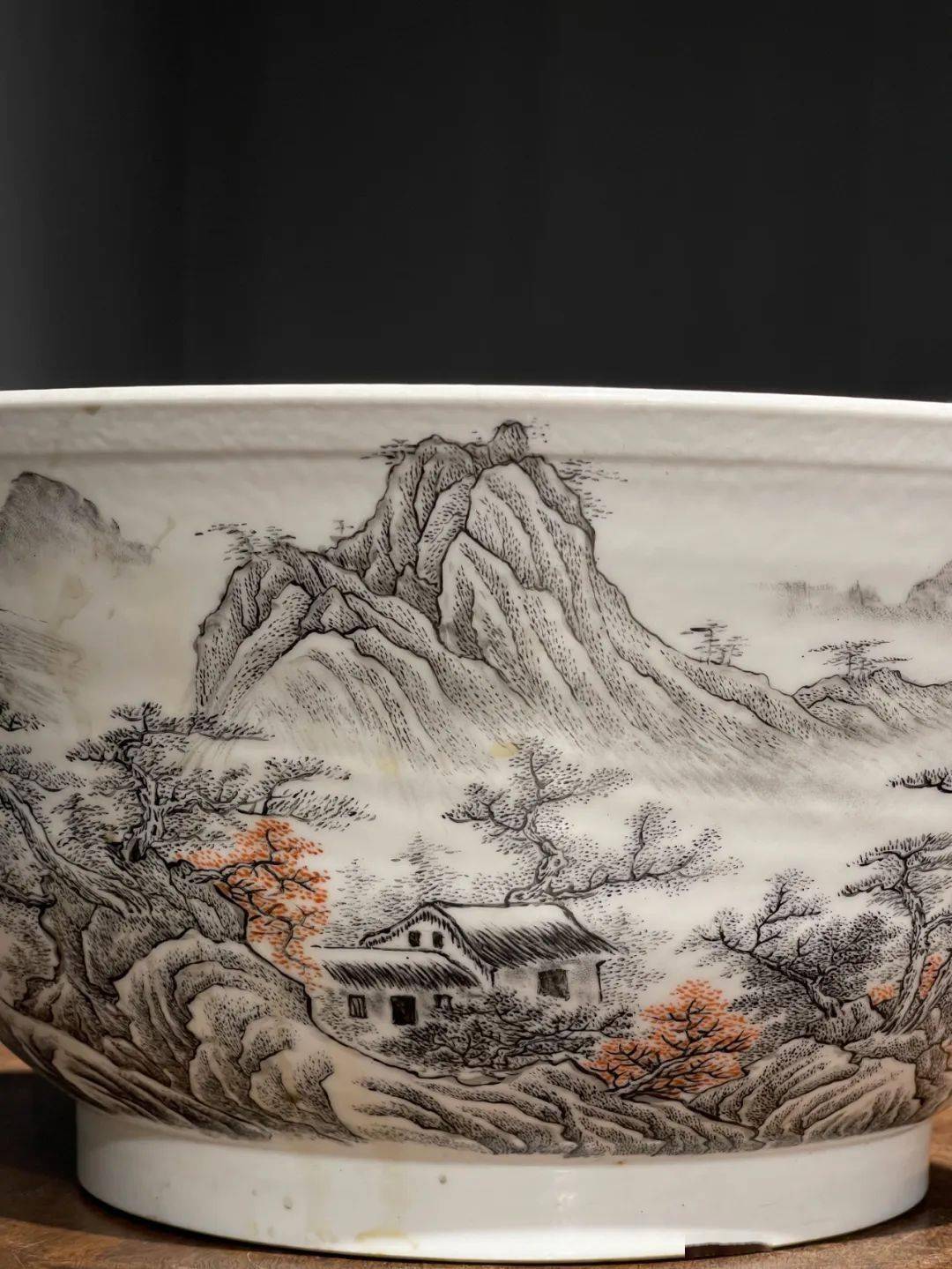 用之美—世界瓷都景德镇 ▎青花葵口大盘与官窑粉彩