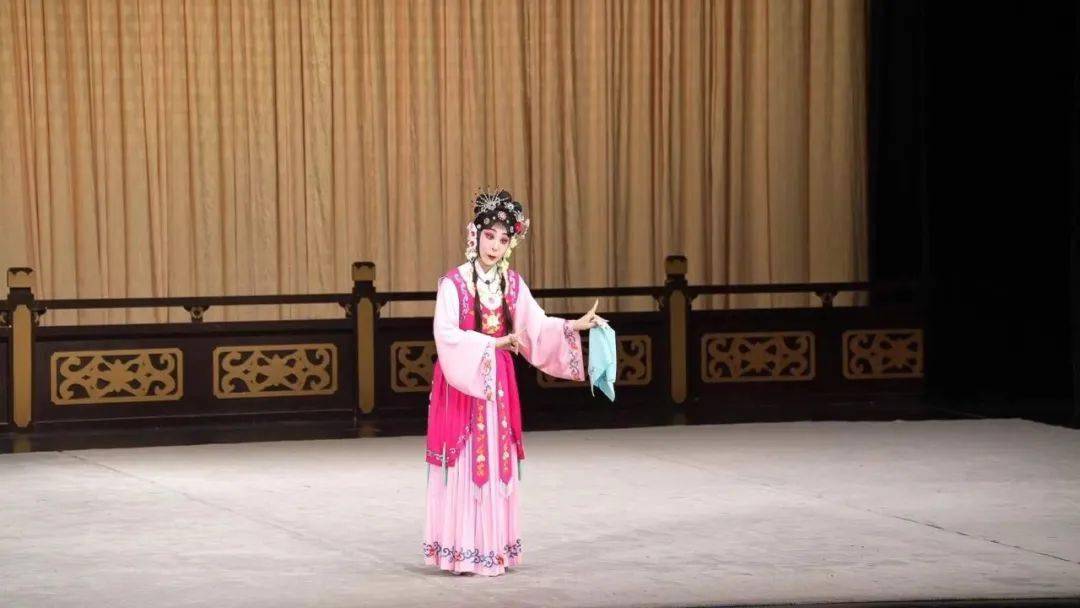 国粹经典在九棵树倾情上演→_京剧_表演_春草