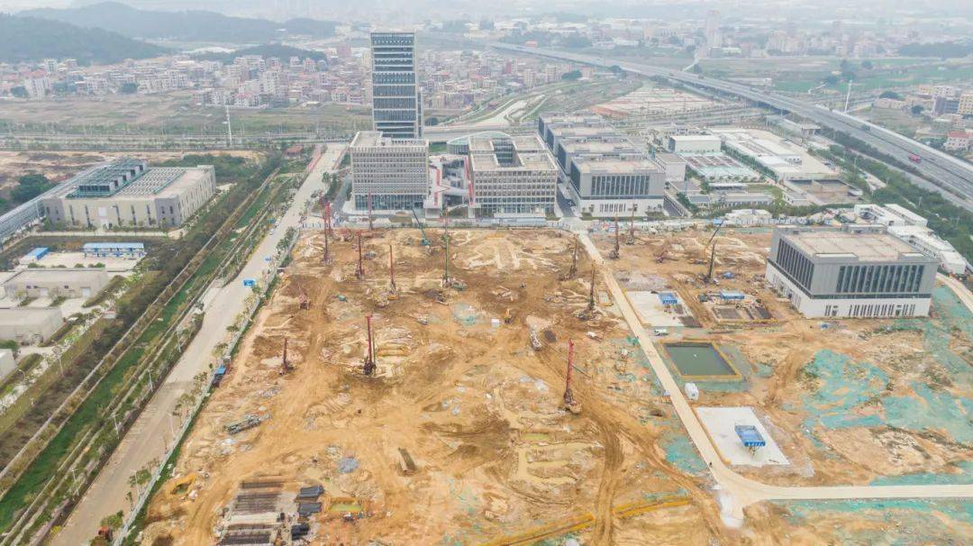 泉州芯谷南安科创中心项目二期施工现场筑巢引得凤凰来.
