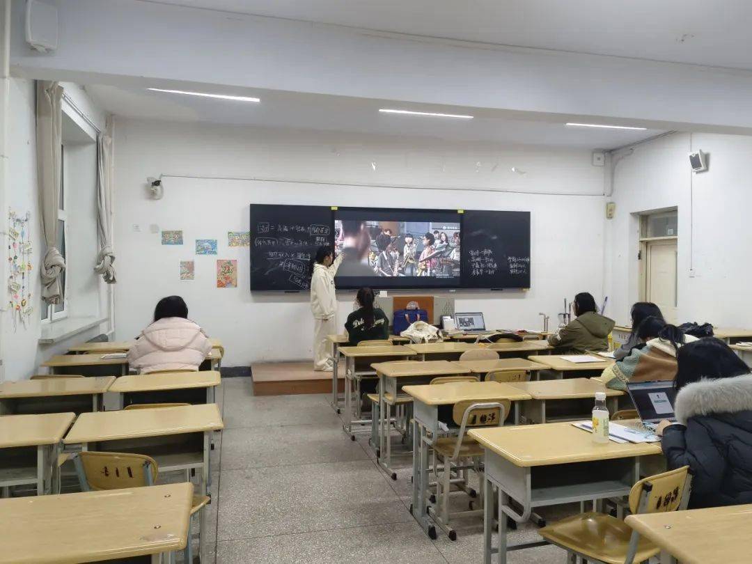 学风建设现代教育学院三月二十一日特色晚自习