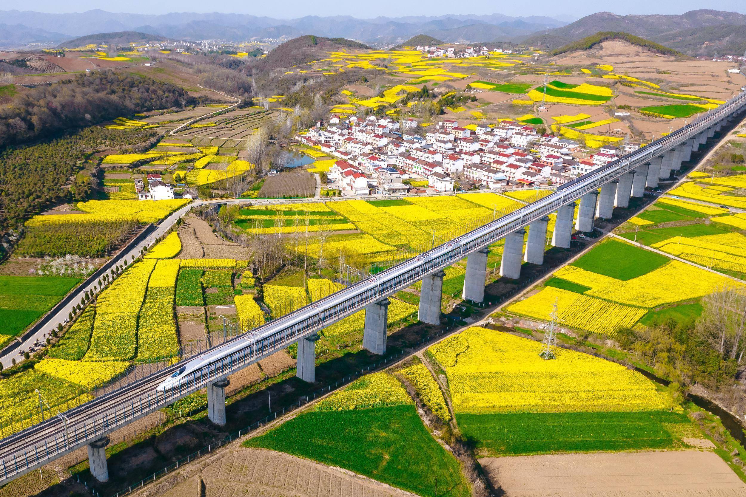 高铁风景真实图片