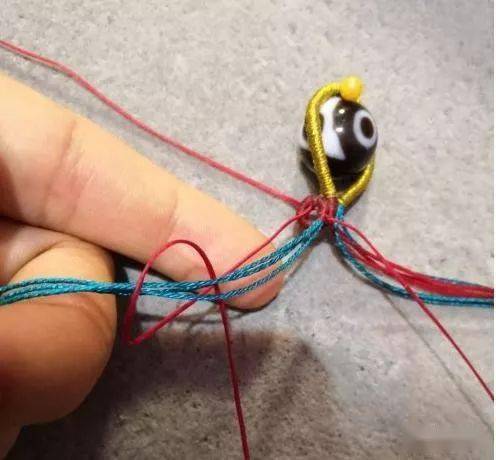 教你编绳没用的的天珠这样编起来瞬间就是一个藏族饰品