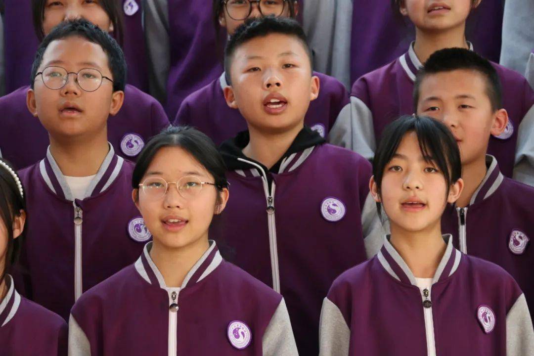 本次活动是庆祝长实中建校十周年校庆系列活动之一,初一年级各班的