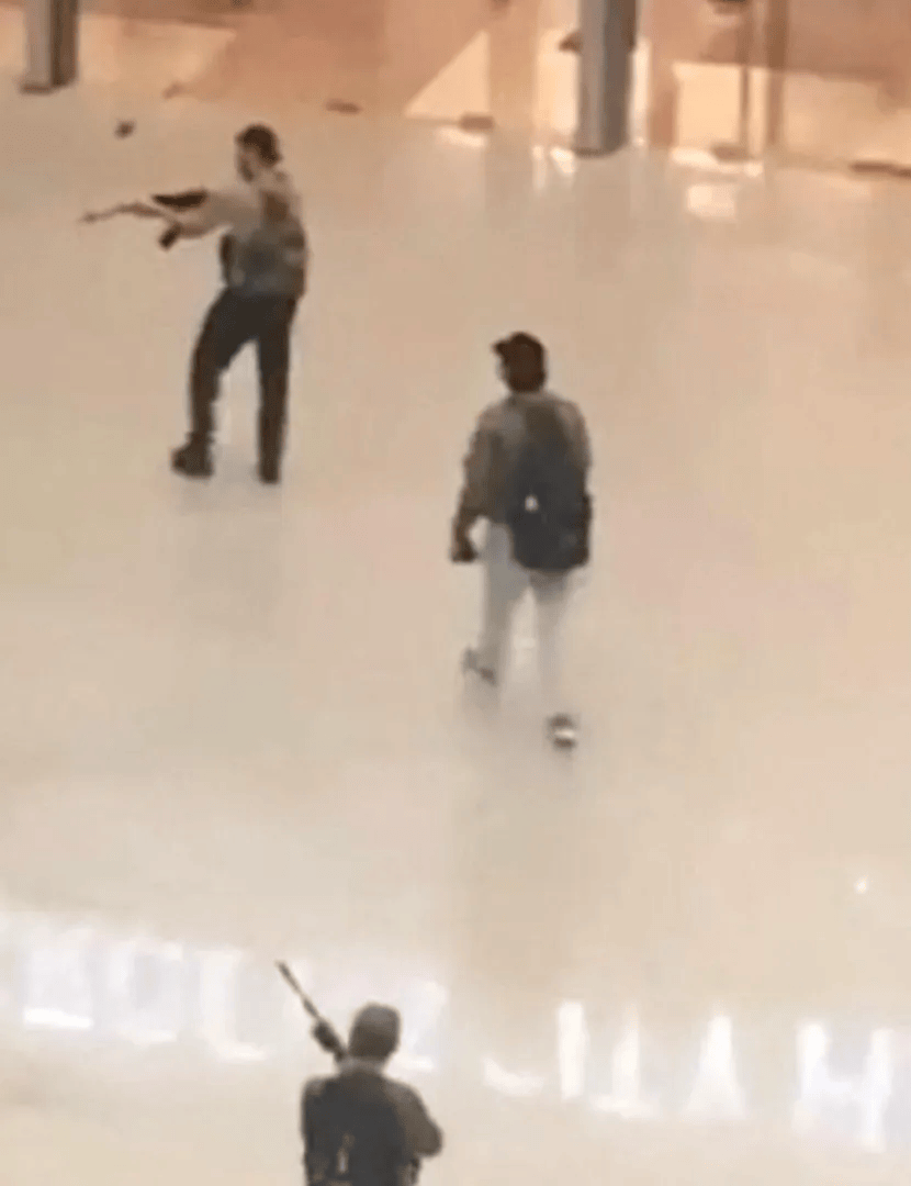 突发至少206人死伤枪手疯狂扫射血洗音乐厅民众尖叫逃命