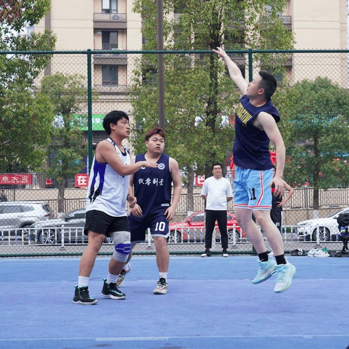 运球帷幄迎篮而上联发重庆首届3v3业主篮球赛圆满落幕