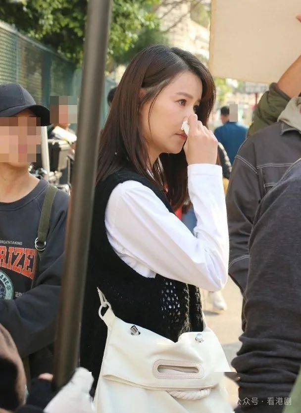黄翠如一秒落泪考演技与杨明当街亲热唔想太激