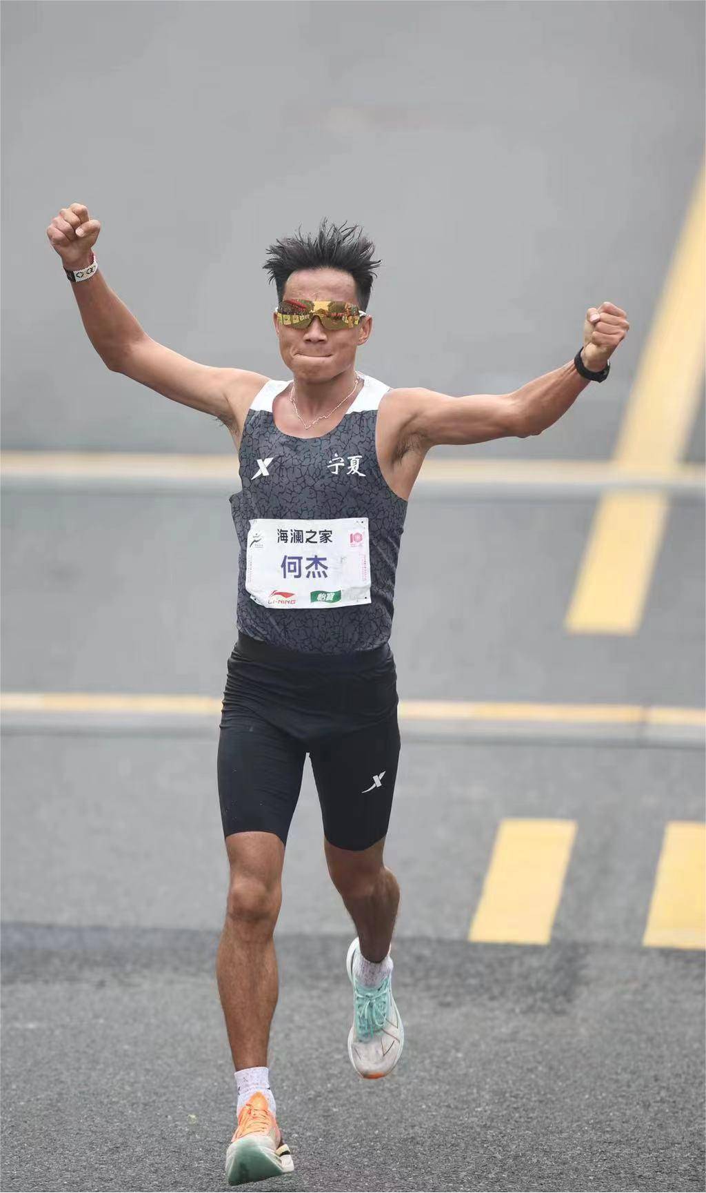 2小时6分57秒何杰再破全国马拉松纪录基本锁定巴黎奥运会参赛资格