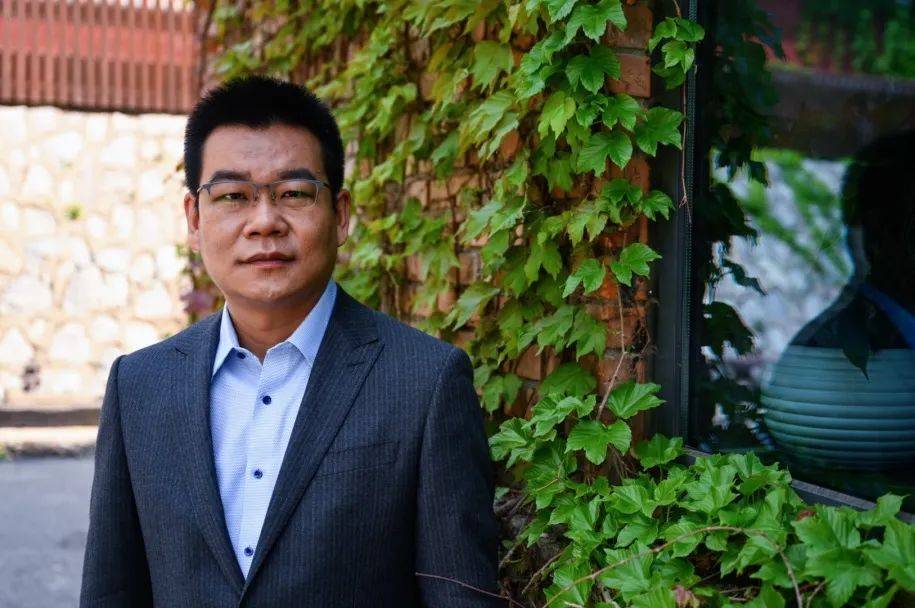 曾获茅盾文学奖,鲁迅文学奖,老舍文学奖,庄重文文学奖,华语文学传媒