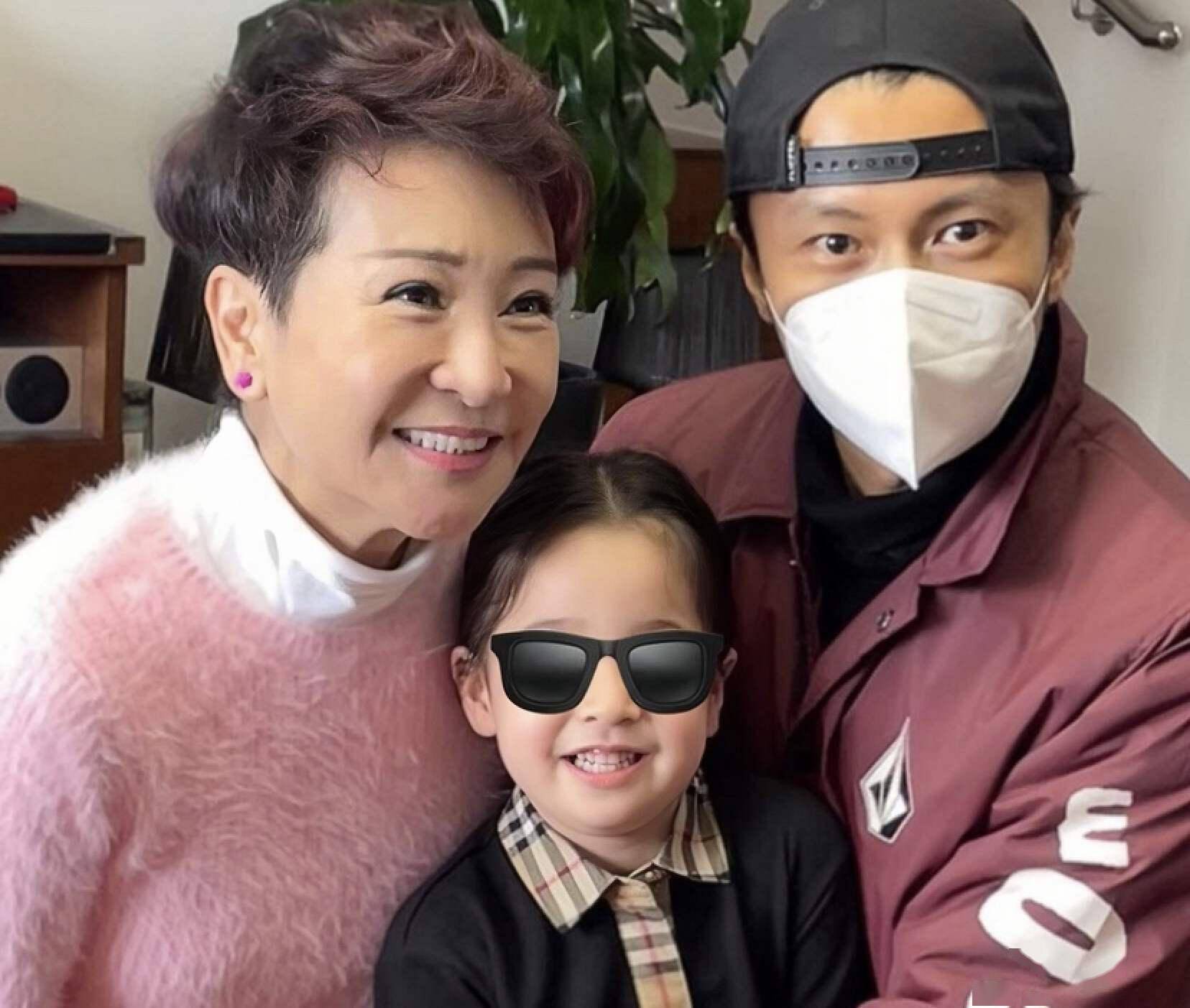 就连工作特别忙碌的谢霆锋都有出镜.