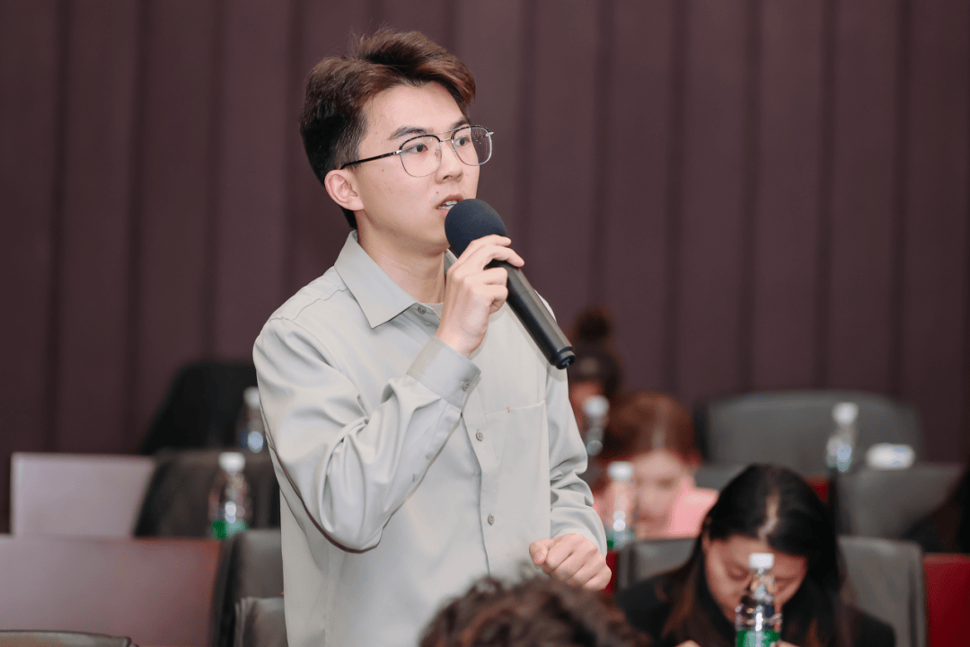 第十二届中国大学生电视节艺术家进校园多听多练找到音乐最美的表达