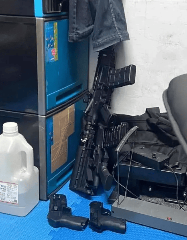 台湾一男子持枪朝派出所门口扫射