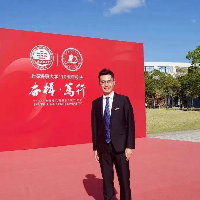 何海波通过临港地区的区域团建联盟,聘请来自上港集团,中交三航,中建