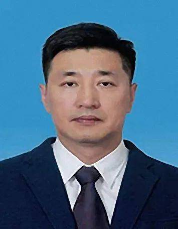 公开资料显示,庞辉出生于1974年7月,在职研究生,法学硕士,中共党员.