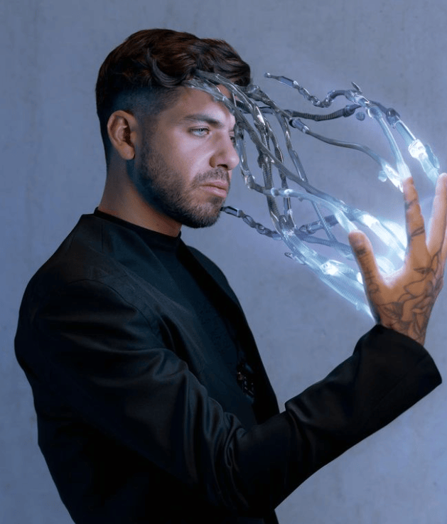 马斯克前女友生完3娃后彻底闹掰如今甜蜜官宣新男友全网祝福