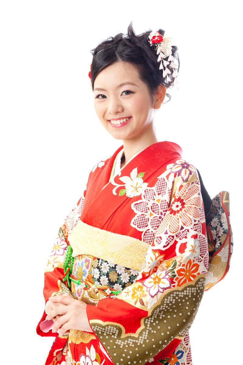 在日本旅游时,晚上有穿和服的姑娘敲门,为何不能开?开了会怎样